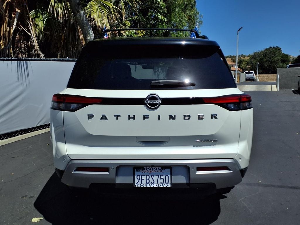 2023 Nissan Pathfinder Platinum