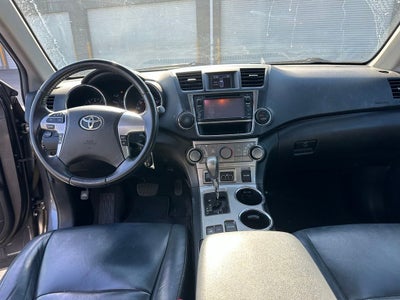 2013 Toyota Highlander SE