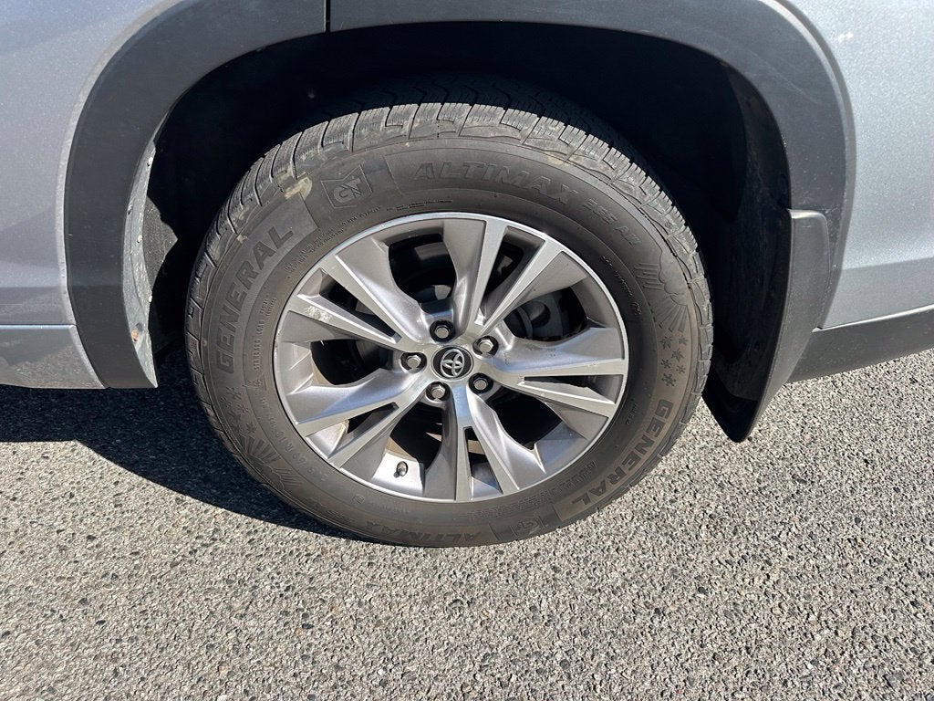 2016 Toyota Highlander LE V6