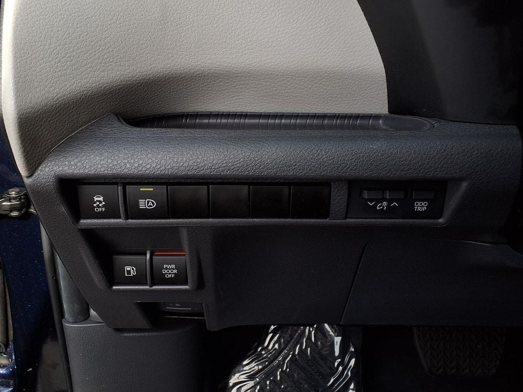 2024 Toyota Sienna LE 8 Passenger