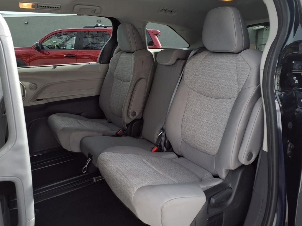 2024 Toyota Sienna LE 8 Passenger