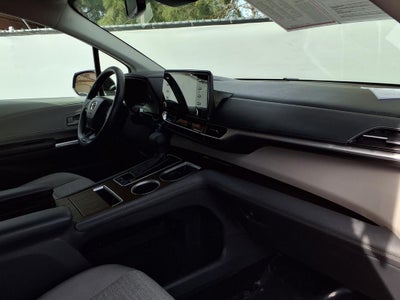 2024 Toyota Sienna LE 8 Passenger