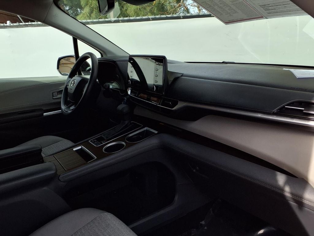 2024 Toyota Sienna LE 8 Passenger