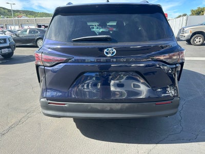 2024 Toyota Sienna LE 8 Passenger
