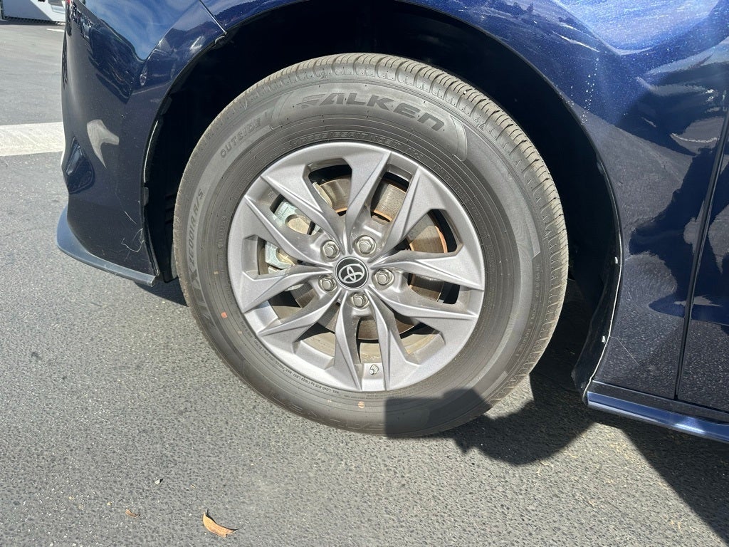 2024 Toyota Sienna LE 8 Passenger