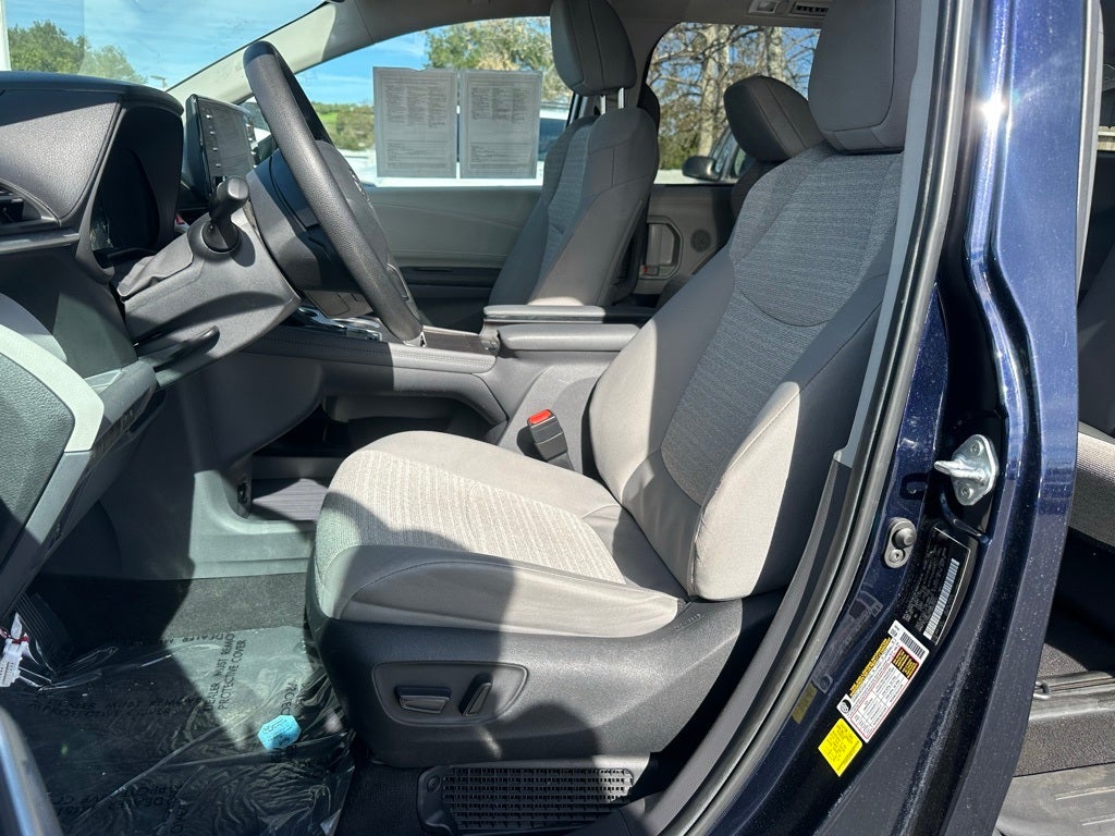 2024 Toyota Sienna LE 8 Passenger