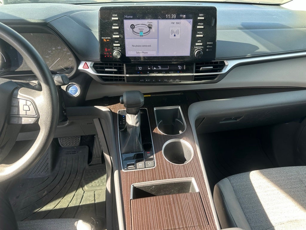 2022 Toyota Sienna LE 8 Passenger