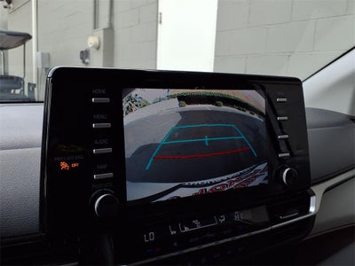 2022 Toyota Sienna LE 8 Passenger