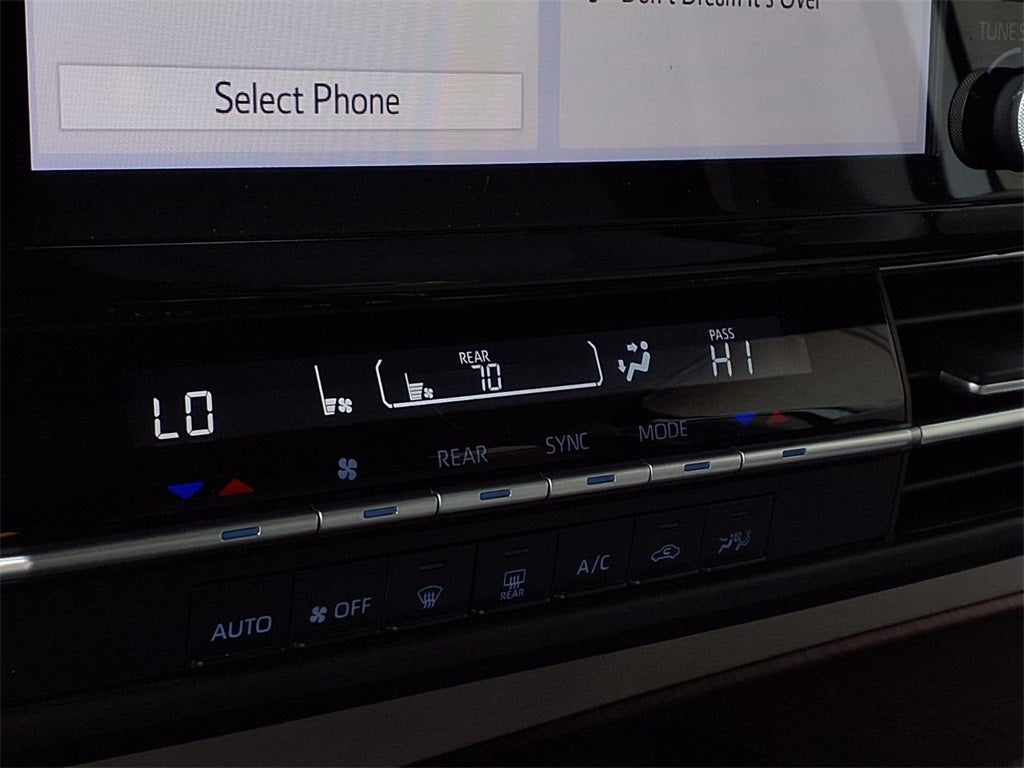 2022 Toyota Sienna LE 8 Passenger