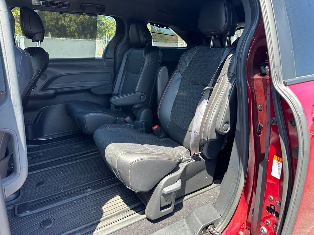 2024 Toyota Sienna XSE 7 Passenger
