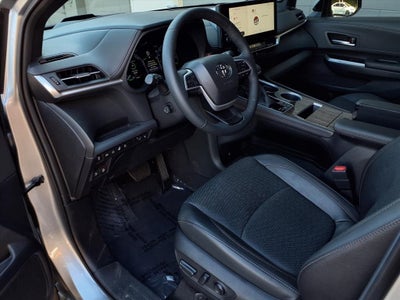 2025 Toyota Sienna Platinum 7 Passenger