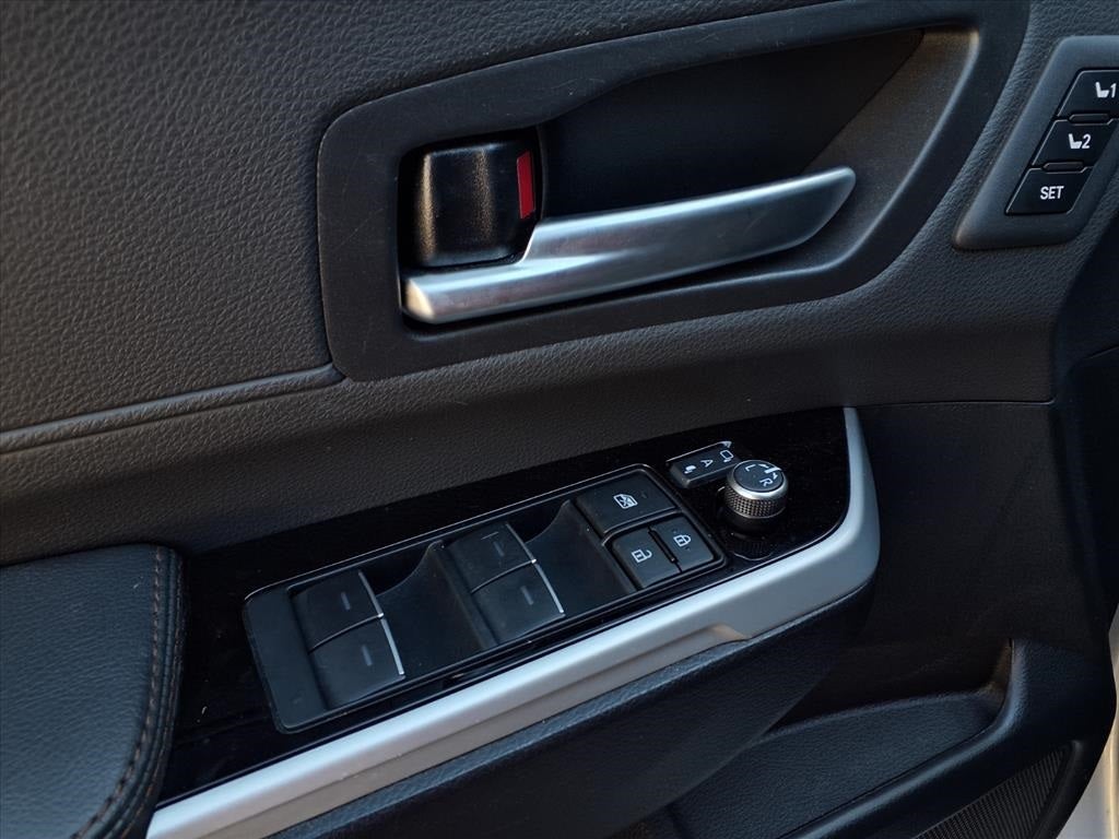 2025 Toyota Sienna Platinum 7 Passenger