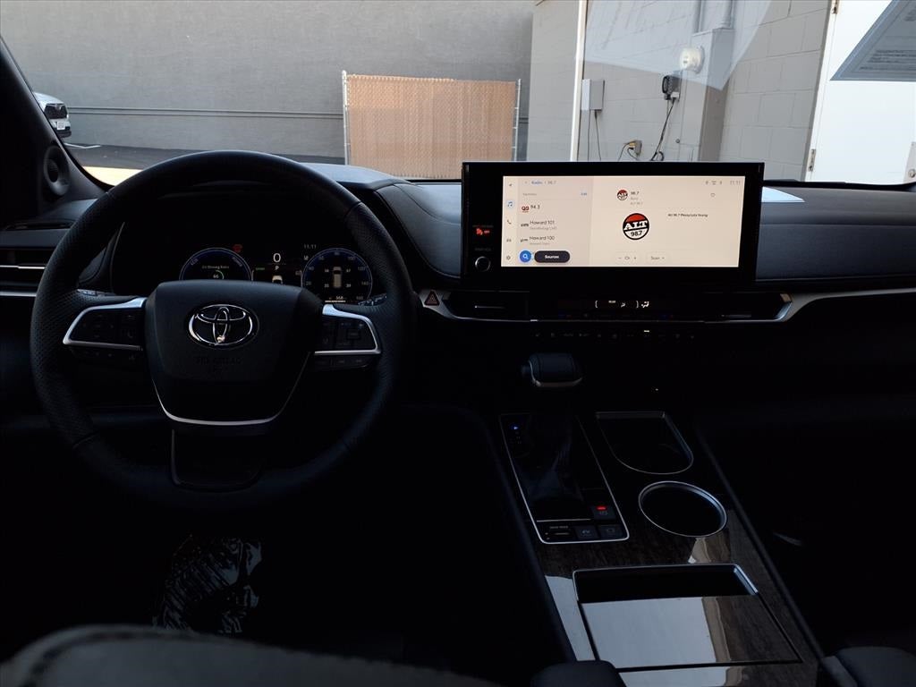 2025 Toyota Sienna Platinum 7 Passenger