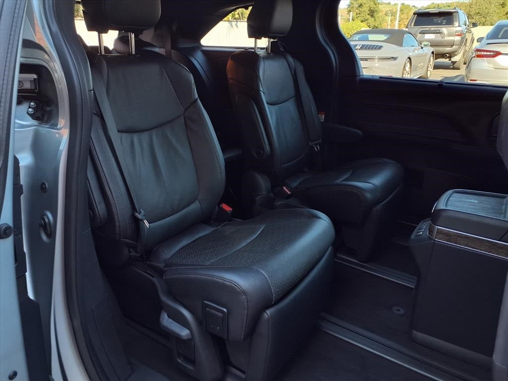 2025 Toyota Sienna Platinum 7 Passenger