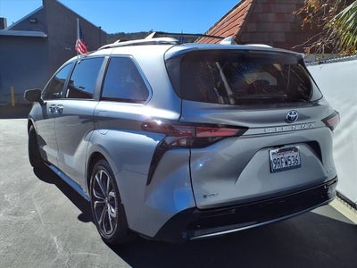 2025 Toyota Sienna Platinum 7 Passenger