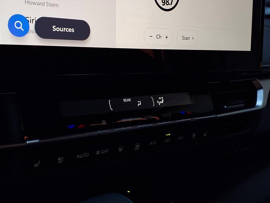 2025 Toyota Sienna Platinum 7 Passenger