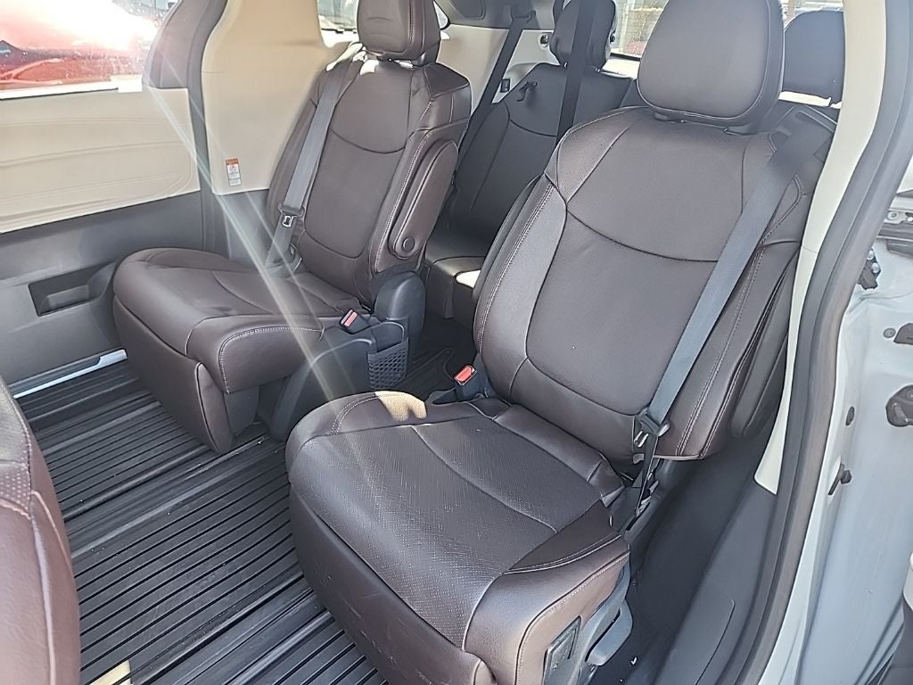 2023 Toyota Sienna Platinum 7 Passenger