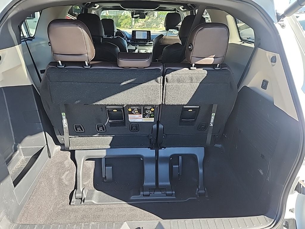 2023 Toyota Sienna Platinum 7 Passenger