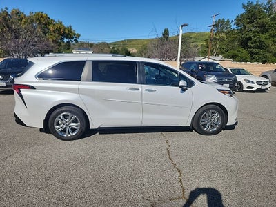 2023 Toyota Sienna Platinum 7 Passenger