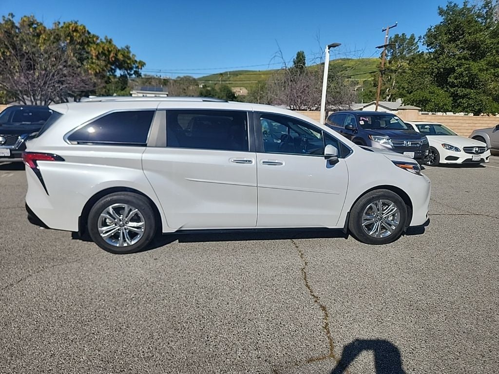 2023 Toyota Sienna Platinum 7 Passenger
