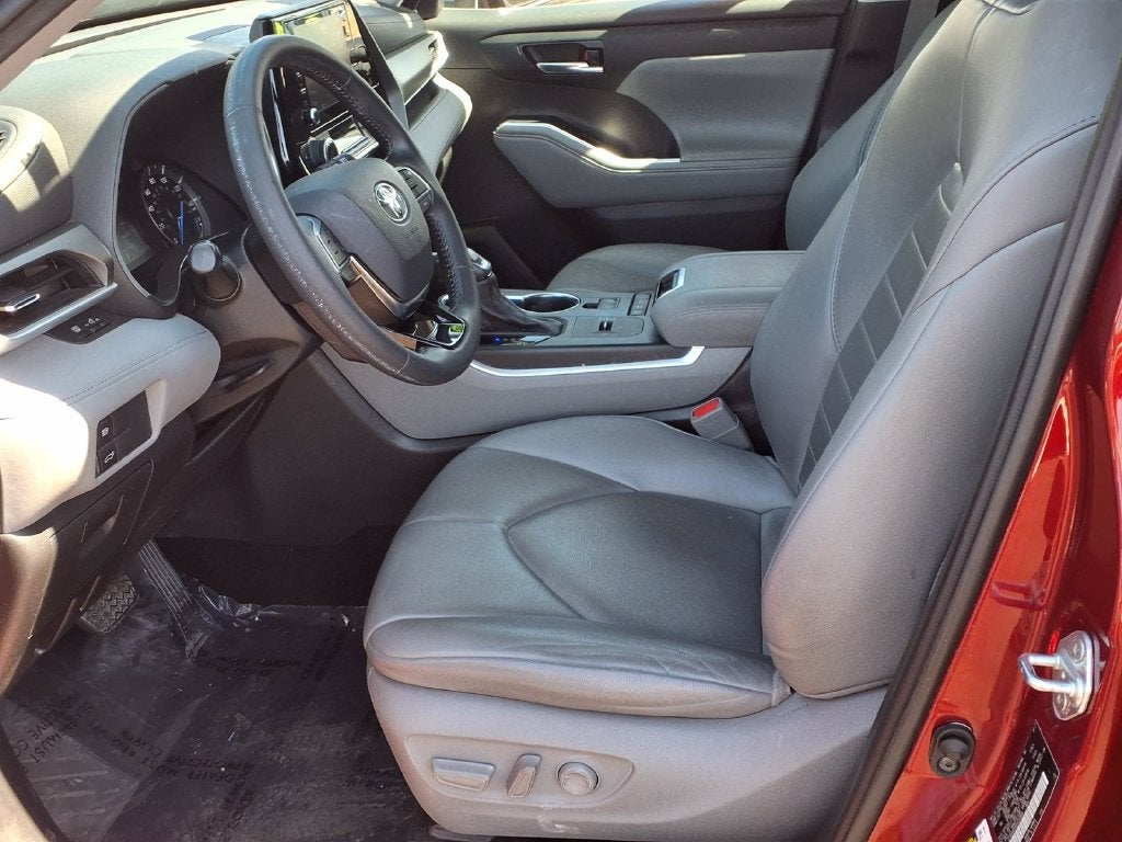 2021 Toyota Highlander Hybrid XLE