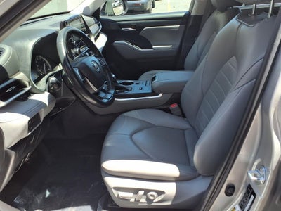 2022 Toyota Highlander XLE