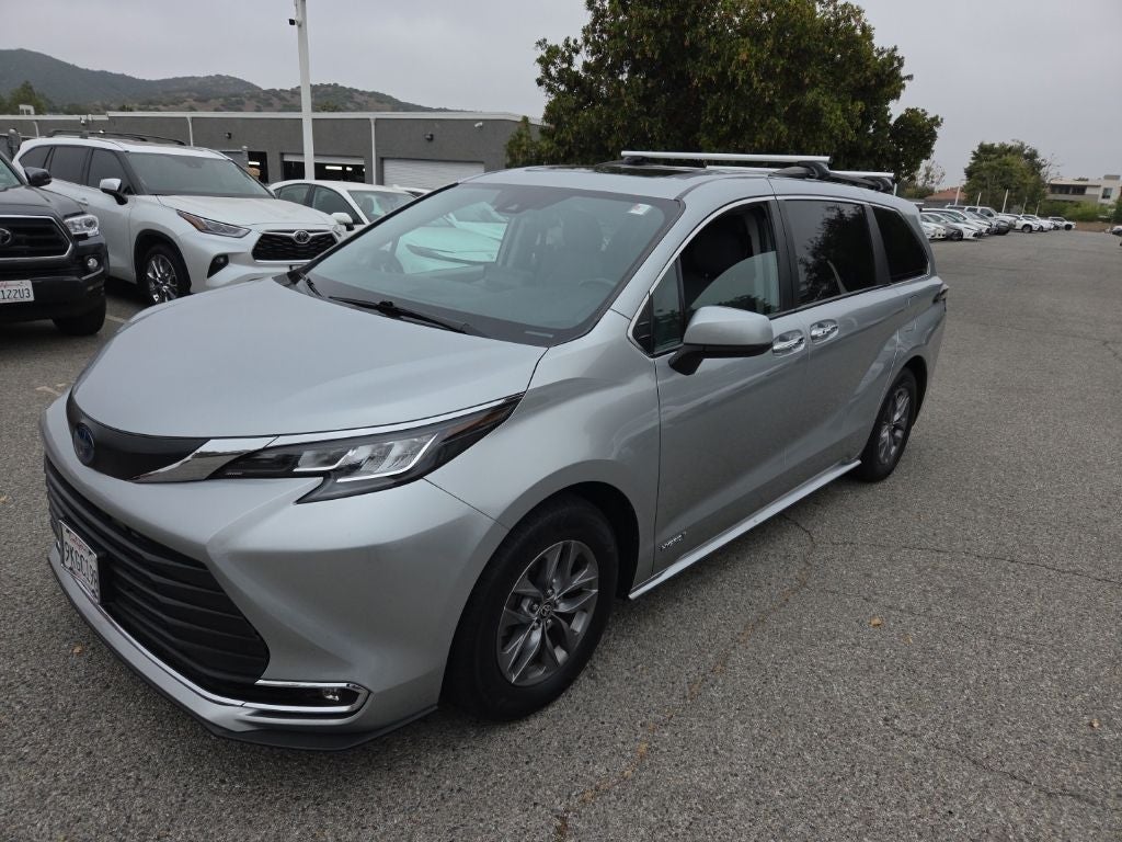 2021 Toyota Sienna XLE 8 Passenger