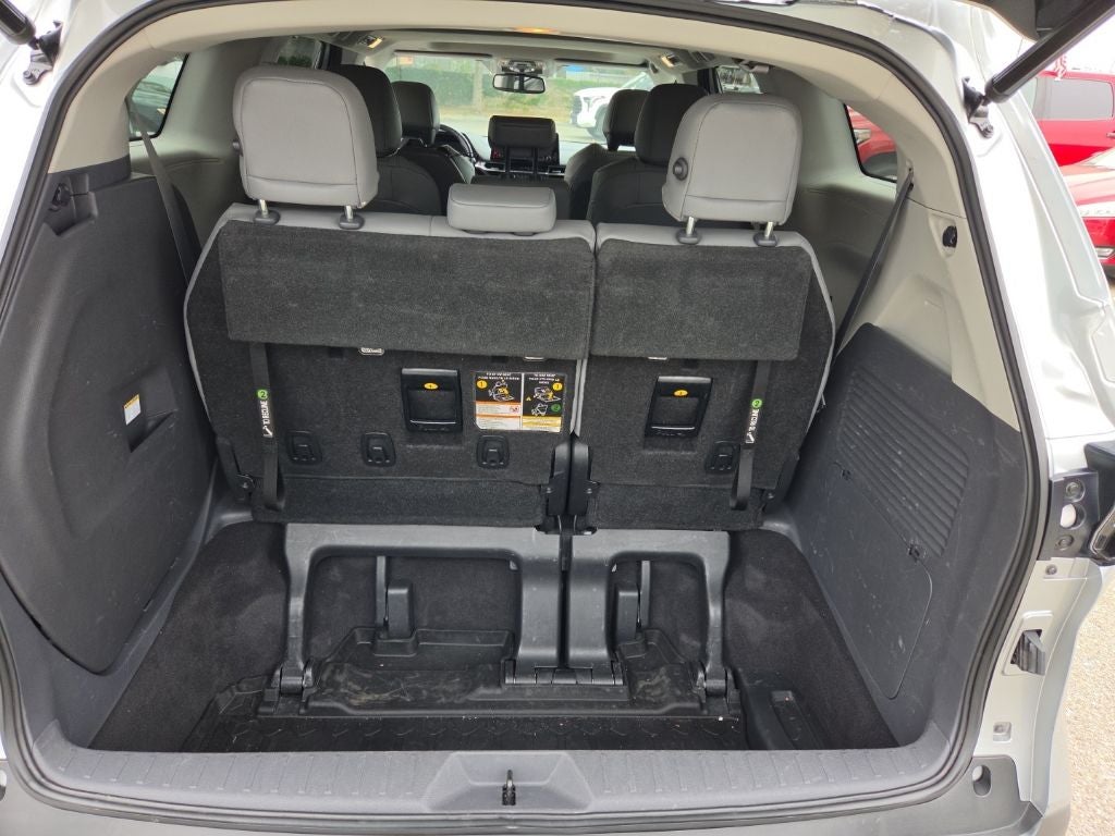 2021 Toyota Sienna XLE 8 Passenger