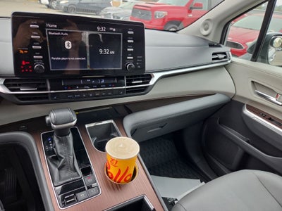 2021 Toyota Sienna XLE 8 Passenger