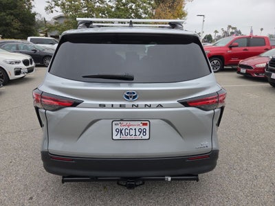 2021 Toyota Sienna XLE 8 Passenger