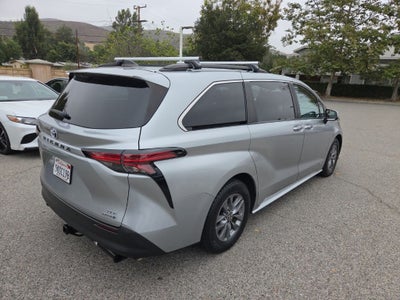 2021 Toyota Sienna XLE 8 Passenger