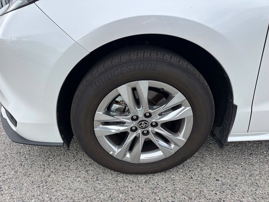 2025 Toyota Sienna XLE 7 Passenger