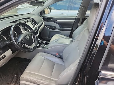 2018 Toyota Highlander Base