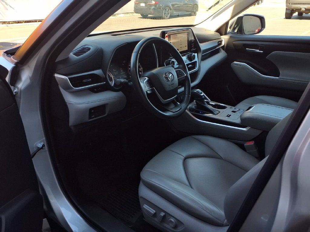 2023 Toyota Highlander Hybrid XLE