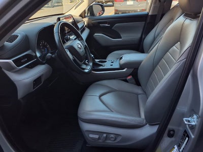 2023 Toyota Highlander Hybrid XLE