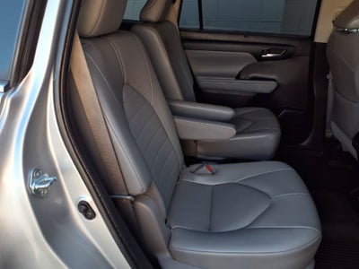 2023 Toyota Highlander Hybrid XLE