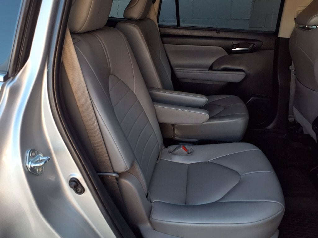 2023 Toyota Highlander Hybrid XLE