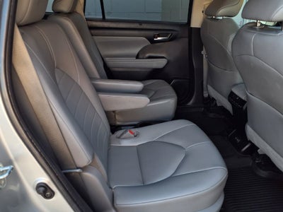 2023 Toyota Highlander Hybrid XLE