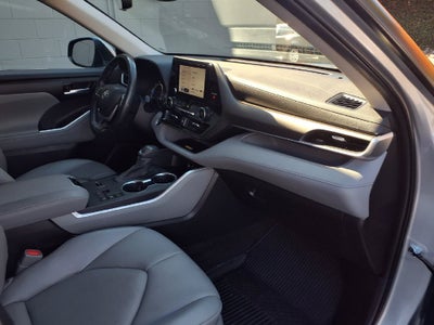 2023 Toyota Highlander Hybrid XLE