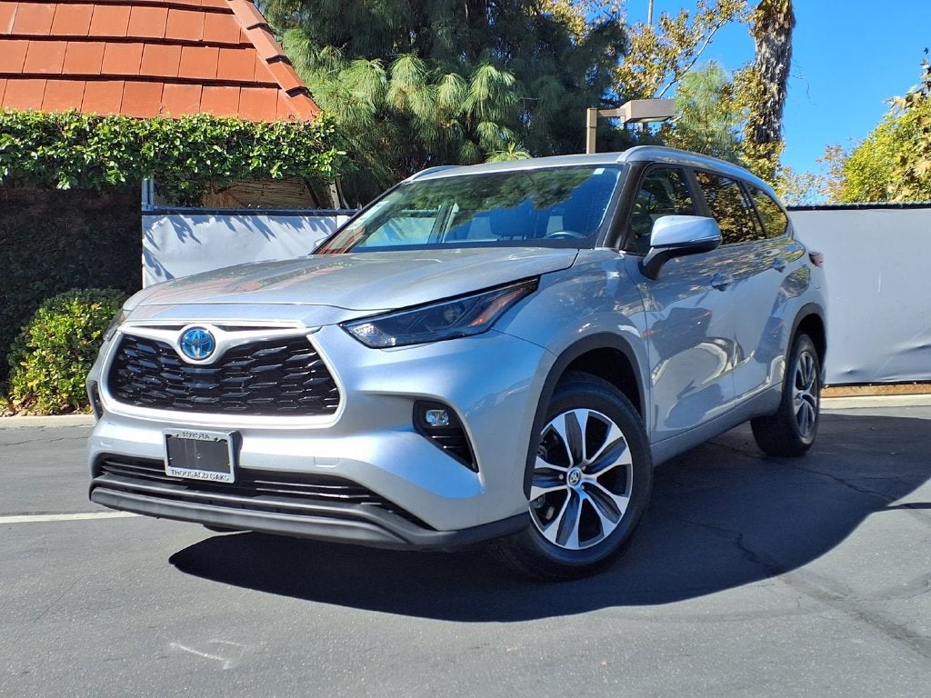 2023 Toyota Highlander Hybrid XLE