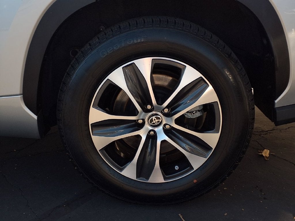 2023 Toyota Highlander Hybrid XLE