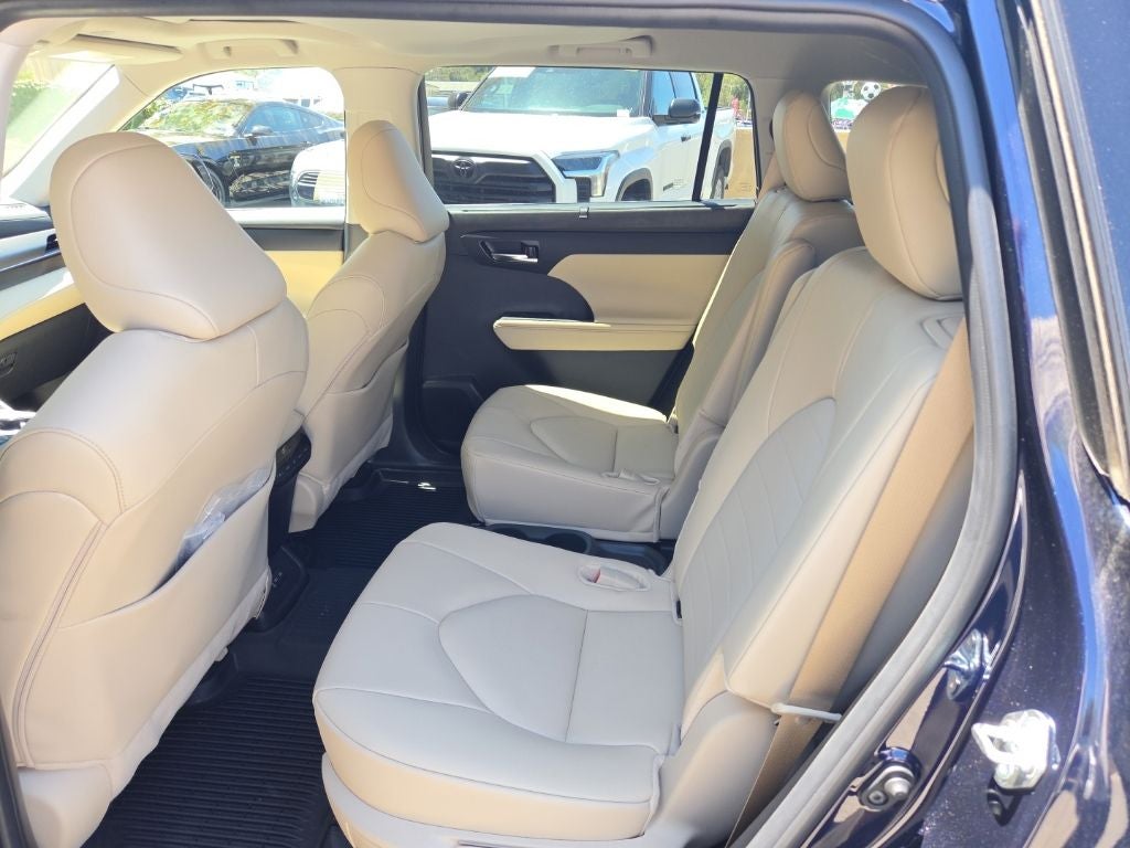 2025 Toyota Highlander Hybrid XLE