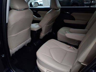 2025 Toyota Highlander Hybrid XLE