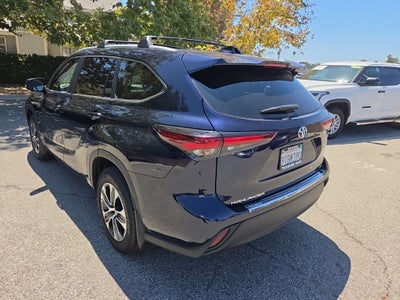 2025 Toyota Highlander Hybrid XLE