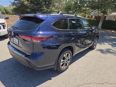 2025 Toyota Highlander Hybrid XLE