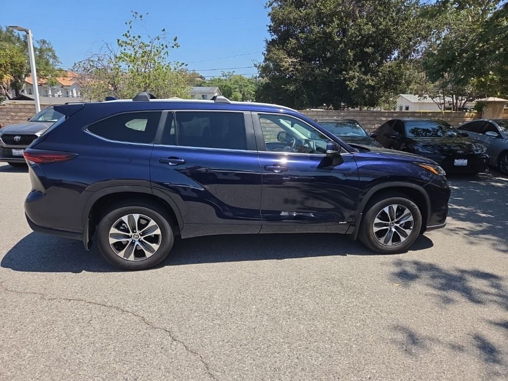 2025 Toyota Highlander Hybrid XLE
