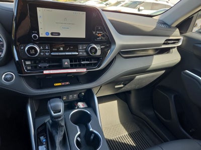 2026 Toyota Highlander Hybrid XLE