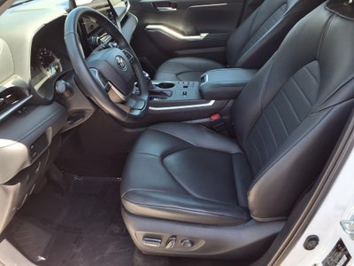 2024 Toyota Highlander Hybrid XLE