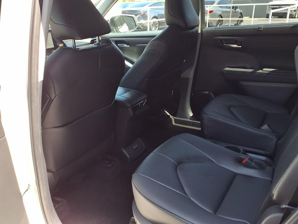 2024 Toyota Highlander Hybrid XLE