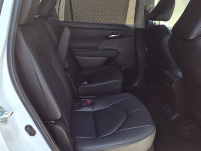 2024 Toyota Highlander Hybrid XLE